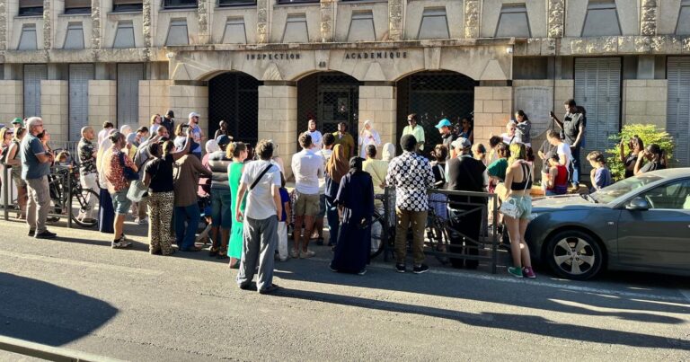Soutien à la famille d’un élève attaché sur une chaise : rassemblement à Avignon.