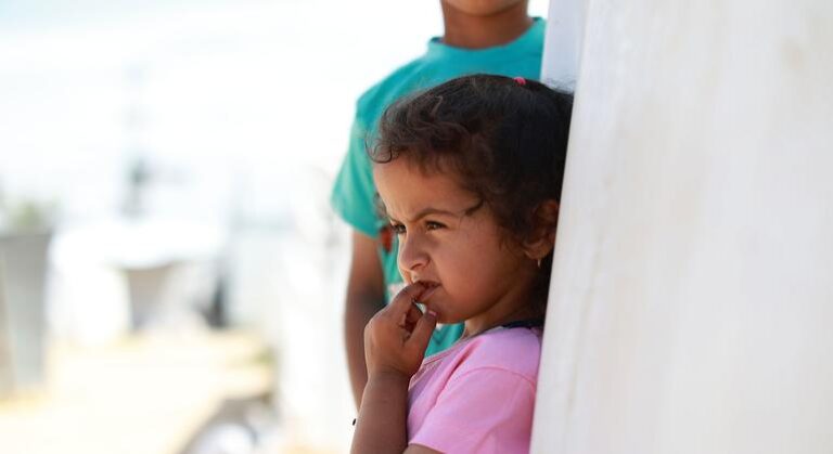 Un enfant tué par jour à Gaza, selon des ONG : le cessez-le-feu contesté.