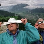 Une éclipse solaire exceptionnelle prévue en août incite à se préparer avec des lunettes adaptées.