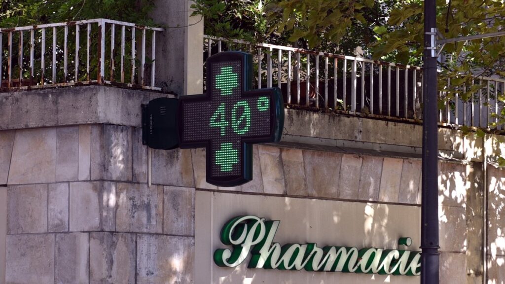 Alerte canicule rouge dans le Lot : températures dépassant 40 °C et alcool interdit en public.