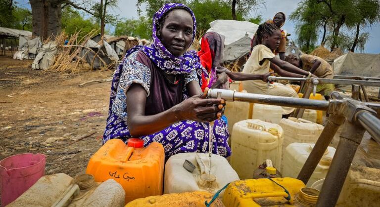 L’eau, fardeau invisible des femmes dans les zones rurales des pays en développement
