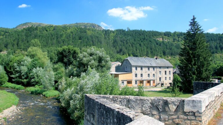 Le moulin de Colagne rouvre ses portes et valorise un siècle de savoir-faire meunier.