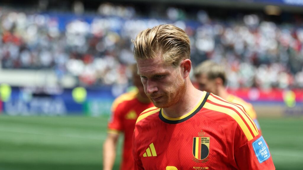 Belgique et Iran font match nul, les Diables rouges en danger après un carton rouge.