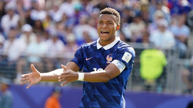Kylian Mbappé souligne les pauses fraîcheur lors de la Coupe du monde à 48 équipes