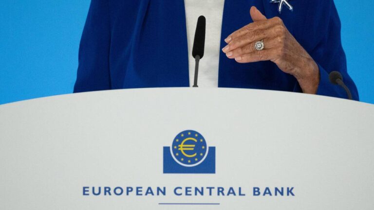 Banques centrales révisent leurs stratégies face à l’inflation croissante mondiale.