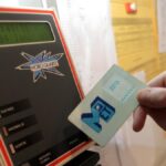 Licencié pour avoir demandé à sa collègue de pointer, il obtient 26 000 euros d’indemnités.
