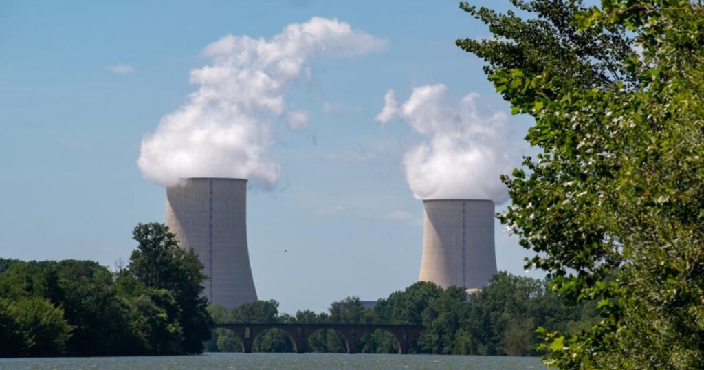 Canicule : arrêt de réacteurs nucléaires en France pour prévenir des surchauffes.