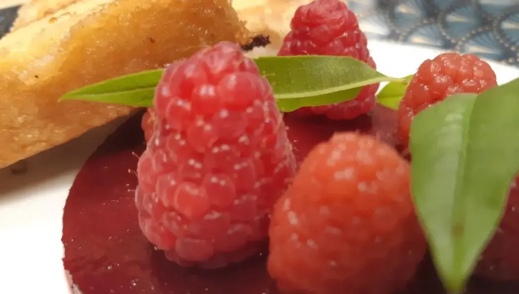 Cuisiner la framboise : des recettes rafraîchissantes pour l’été en France
