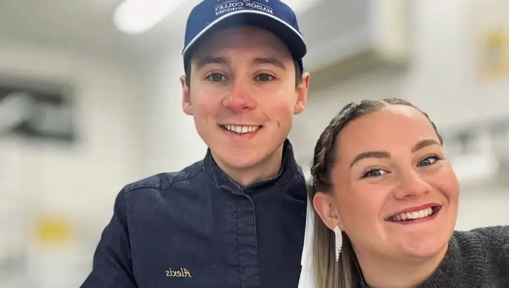 Alexis Collet, jeune boucher charcutier de Sées, valorise la viande locale dans son commerce.