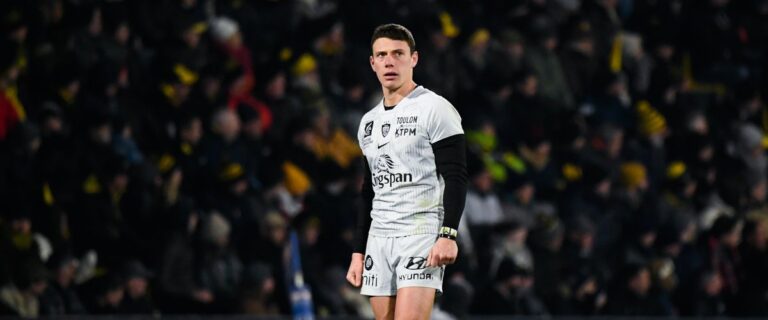 Paolo Garbisi (Toulon) en route vers Perpignan pour un transfert imminent.
