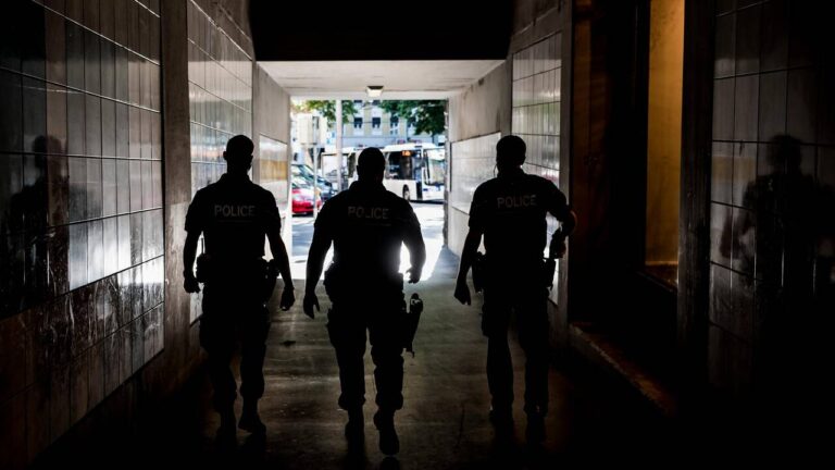 Réforme de la police à Lausanne : tensions entre choix politiques et enjeux de sécurité publique