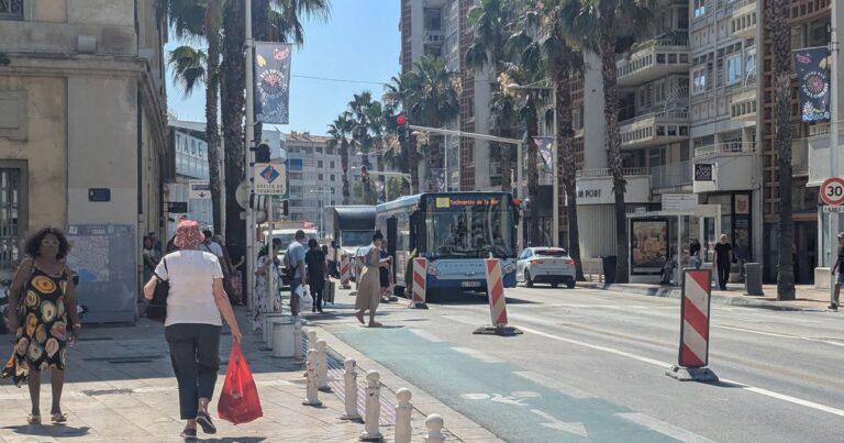 Toulon : la création d’une piste cyclable à double sens sur l’avenue de la République suscite des réactions.
