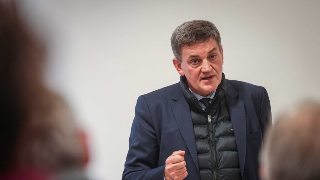 Dépassements d’honoraires : la France affiche le reste à charge santé le plus bas de l’OCDE, selon Franck Devulder.