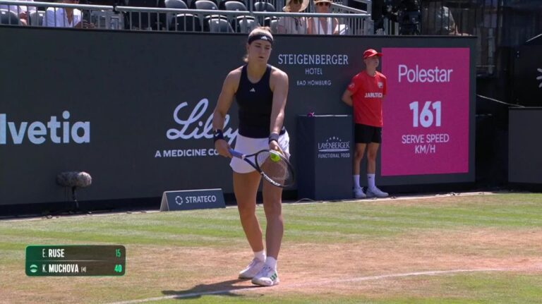 Muchova atteint la finale après sa victoire sur Osaka en demi-finale.
