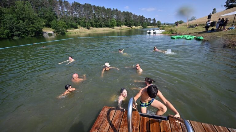 Aménagement du lac de Nabeillou : une solution rapide pour la baignade après trois ans sans piscine.