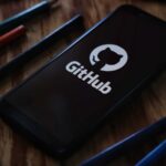 Des agents de code IA exécutent un malware via un dépôt GitHub apparemment propre.