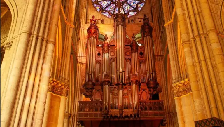 Chœur final de la Passion selon Saint-Matthieu BWV 244 interprété par l’Orchestre National.