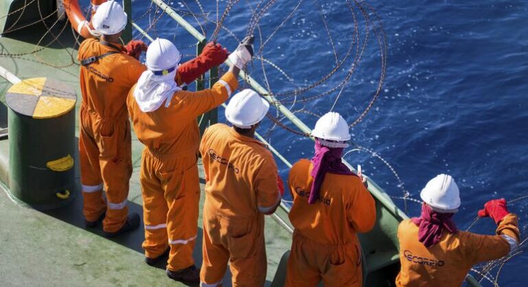 L’ONU évacue 2 500 marins à Détroit d’Ormuz avant de suspendre son opération.