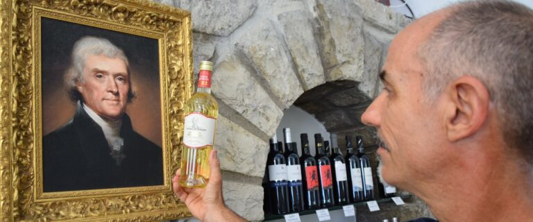 La cave coopérative honore Thomas Jefferson, passionné de muscat de Frontignan.