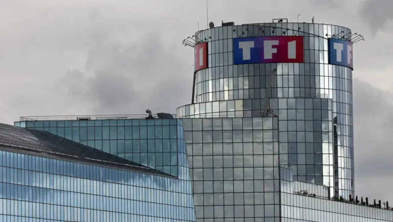 TF1 adapte ses stratégies face à la concurrence croissante des plateformes de streaming.