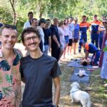 Un couple propose une initiation au massage cardiaque lors de son mariage, sauvant un marié.