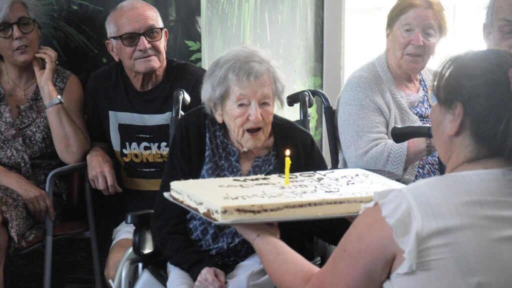 À 100 ans, Christiane révèle son secret de longévité : « Je ne bois jamais d’eau ! » à Boulogne-sur-Gesse.
