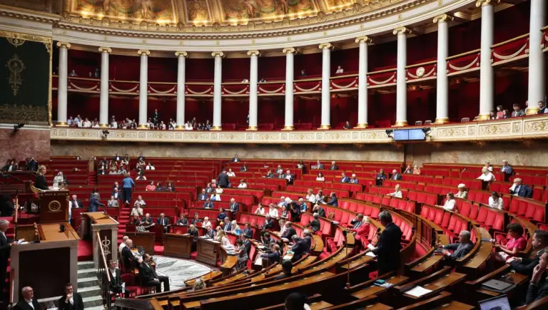 Loi sur la fin de vie : critères du projet débattu au Parlement français