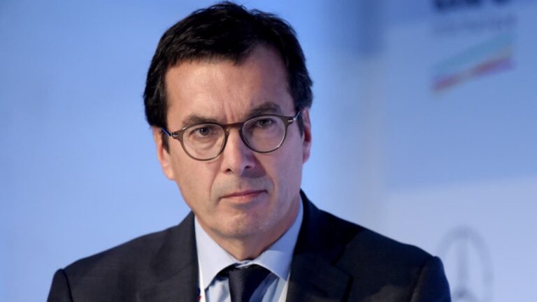 Chômage technique : le ministre du Travail oppose une caisse canicule à un congé climatique en Espagne