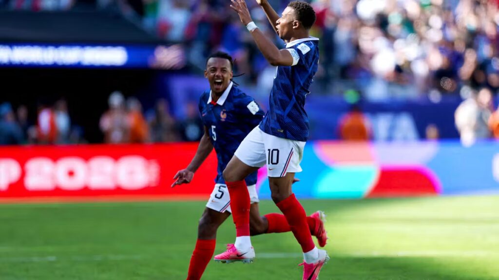 France remporte son match contre le Sénégal avec un doublé de Mbappé en Coupe du monde 2026.