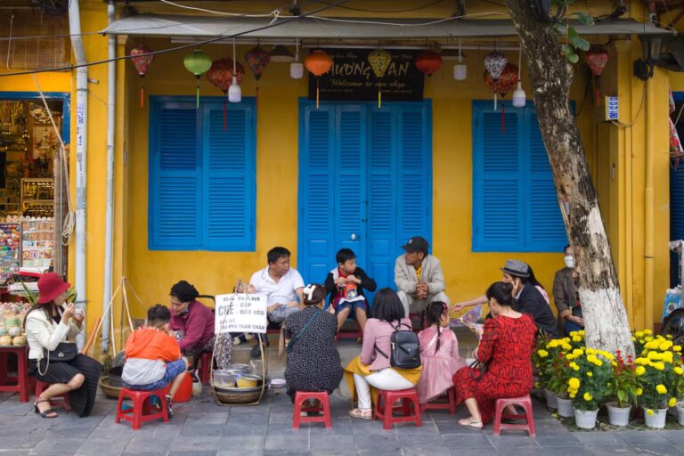 Escale à Hoi An : le Vietnam préserve son patrimoine architectural face à l’urbanisation.
