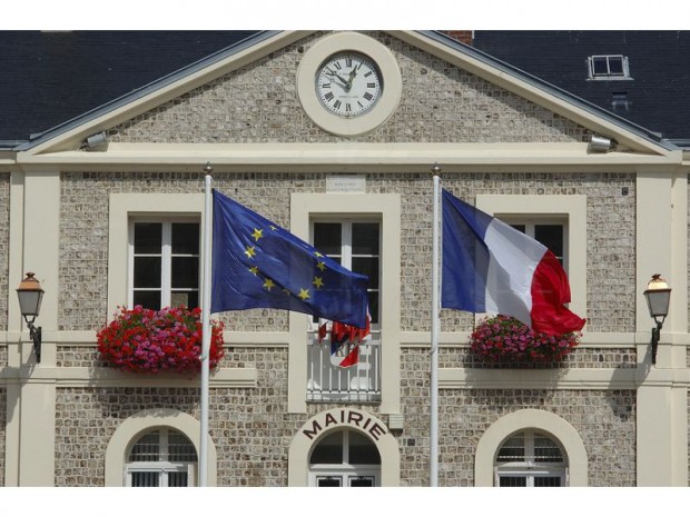 Les communes demandent l’abandon de la baisse des dotations pour 2017.