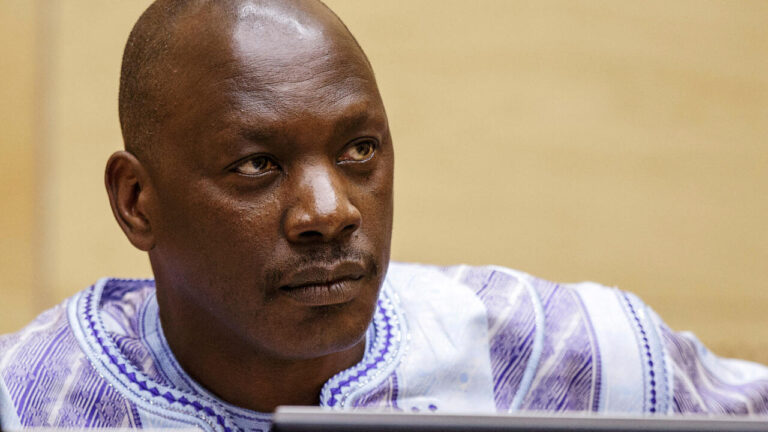 Tractations secrètes entre Kinshasa et la rébellion de Thomas Lubanga : enjeux et tensions révélés.