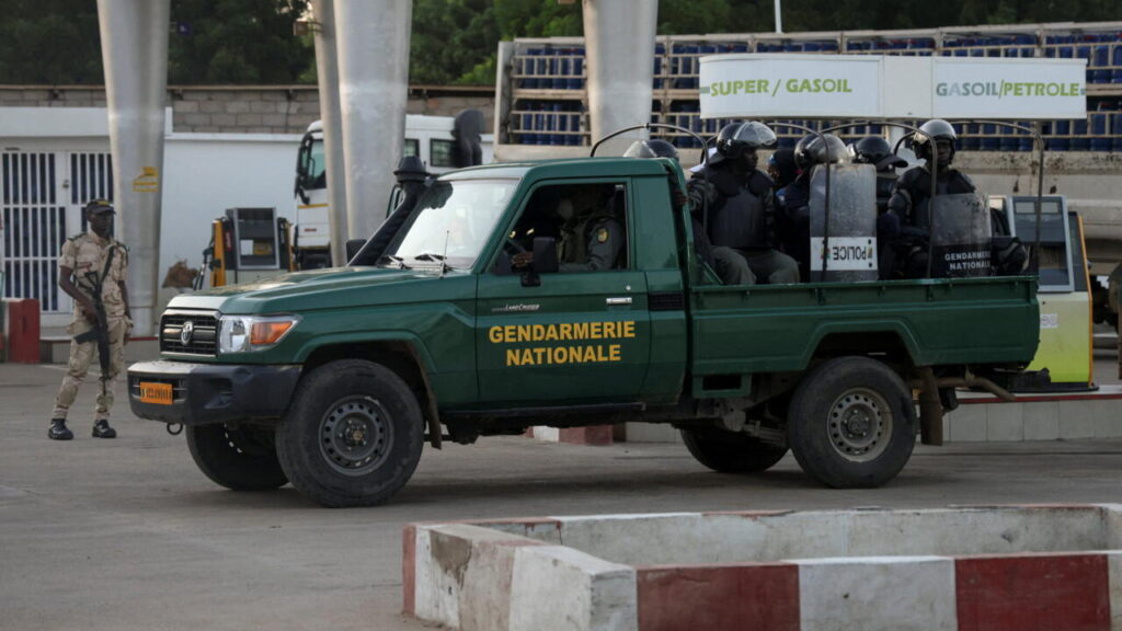 Cameroun : un homme brûlé vif en public, le chef du village sous enquête.