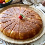 Recette de cake au pesto rosso et tomates cerises pour les amateurs de cuisine méditerranéenne