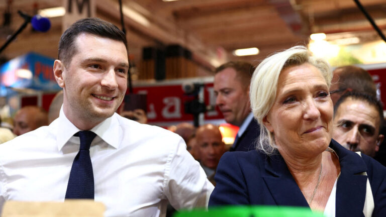 Le Rassemblement National et son rôle dans l’extrême droite européenne en débat.