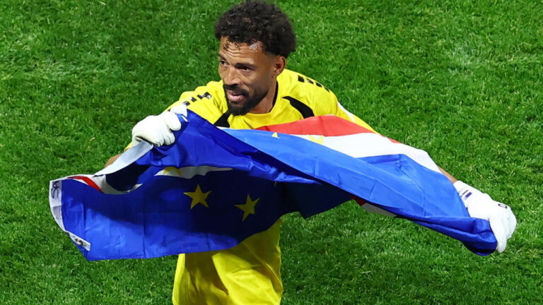 Coupe du monde 2026 : Vozinha du Cap-Vert émerge comme figure influente des réseaux sociaux.