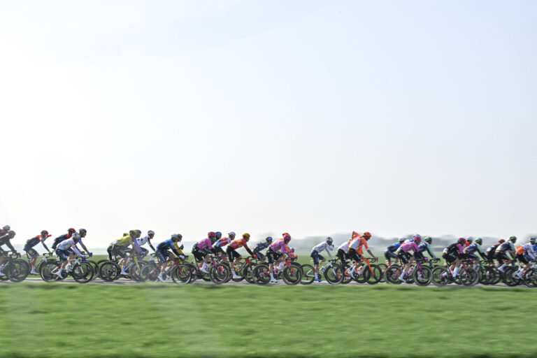 Classement UCI 2026 : les équipes nationales en tête des performances cyclistes.