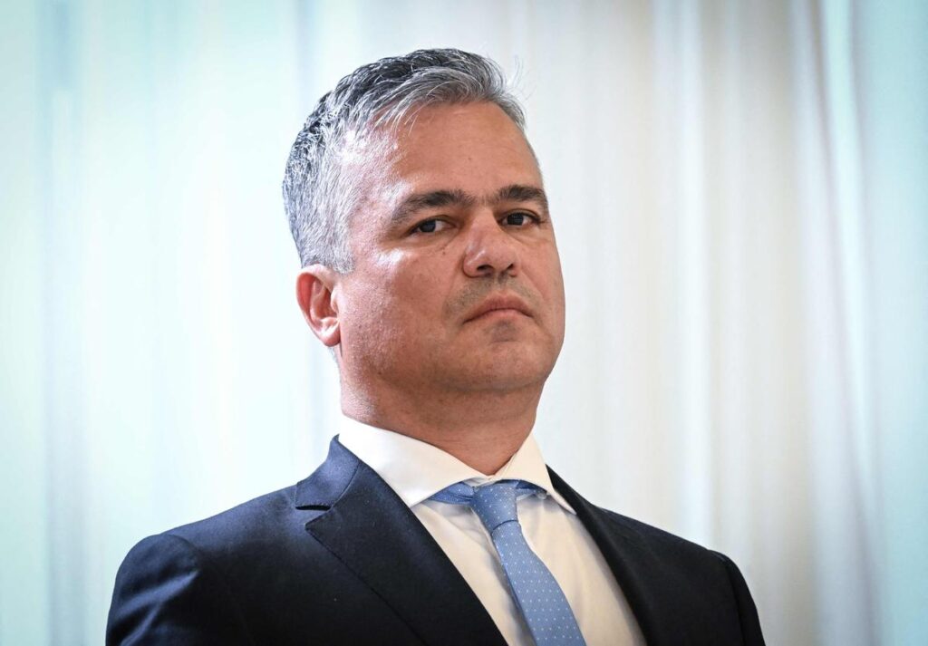 Roumanie : le président nomme un nouveau Premier ministre en pleine crise politique