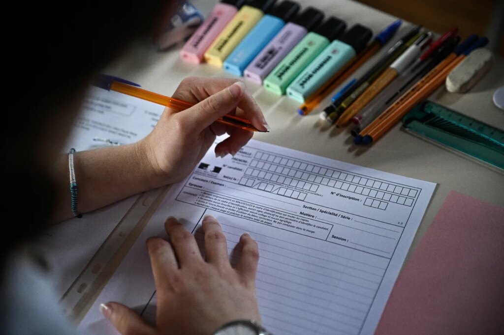 Baccalauréat : les élèves de première passent l’épreuve de maths sans calculatrice.