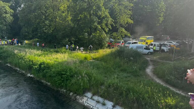 Le corps d’un enfant retrouvé dans la Reuss, enquête en cours par les autorités suisses.