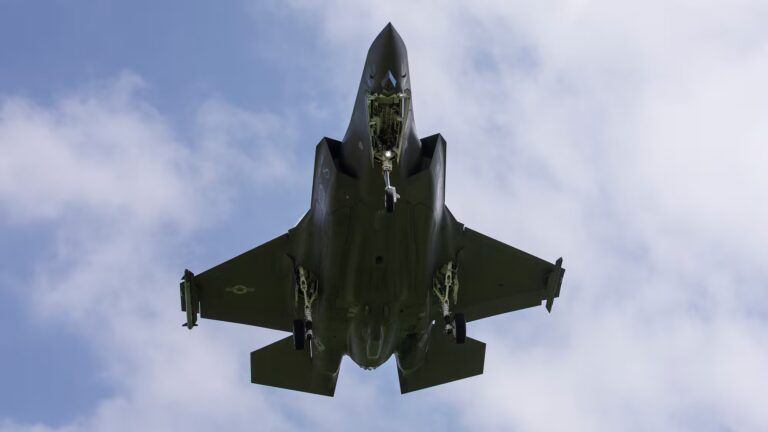 Bruit des F-35 : Berne fait face à une forte opposition citoyenne et politique.