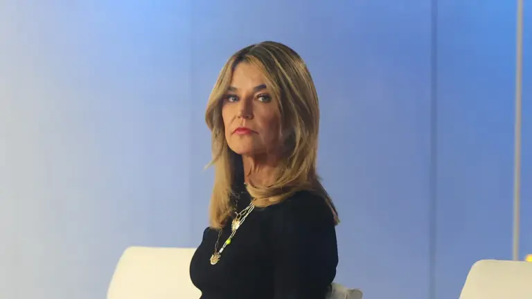 Nancy Guthrie, mère de Savannah Guthrie, décède peu après son enlèvement, selon CNN.