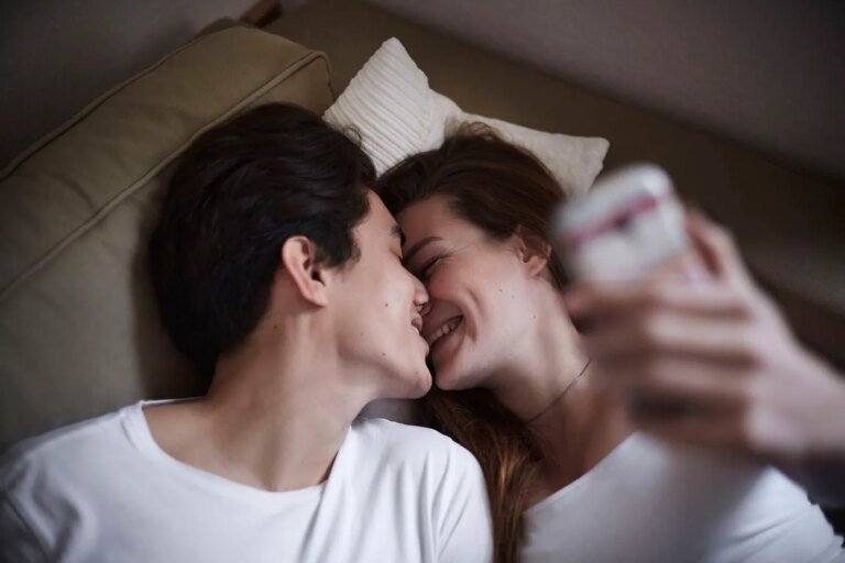 Amour et projections : les jeunes privilégient des parcours intimes plus libres.