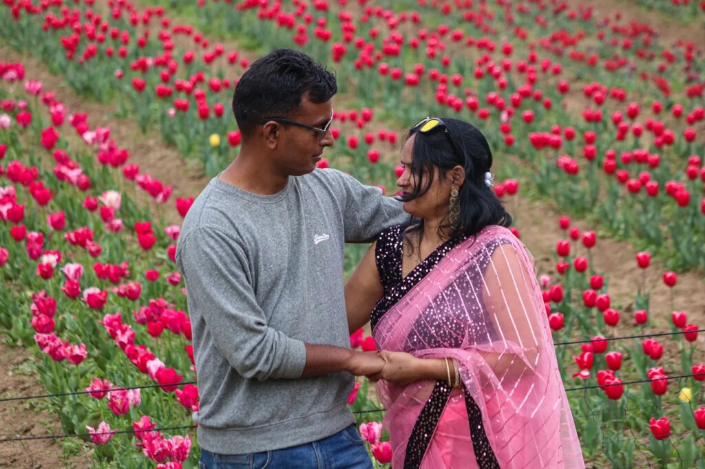 Couples en Inde : défis culturels et évolutions sociales contemporains en relation.