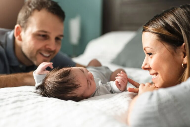 Le désir d’enfant évolue en France, devenant moins une obligation sociale.