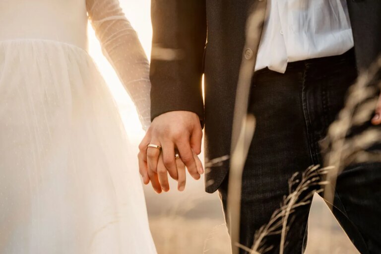 Le devoir conjugal comme déni du consentement sexuel dans certaines pastorales.