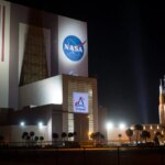 La NASA suspend son projet de station orbitale pour développer une base lunaire.