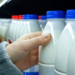 Pénuries de plastiques en Iran dues aux tensions liées à la guerre en cours.