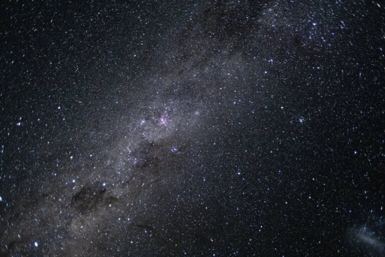 Mission Artémis 2 : Un appel à reconsidérer le vol habité dans l’exploration spatiale.