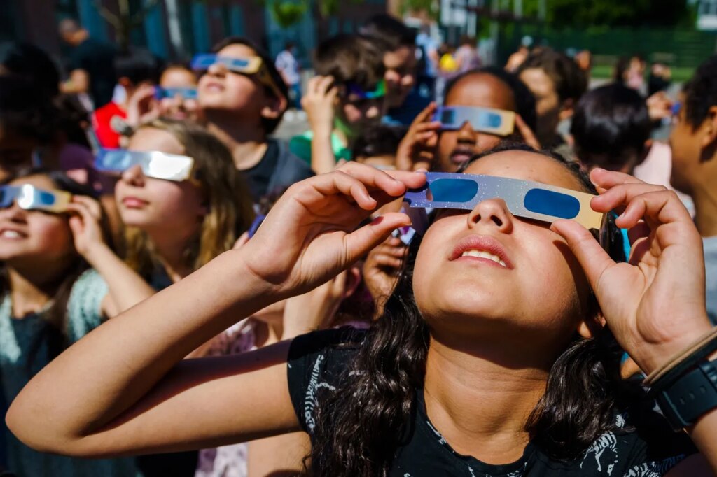 Éclipse solaire : recommandations pour observer le phénomène en France et en Europe